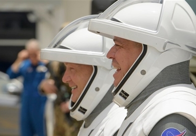 Двајцата астронаути од Space-X се враќаат на Земјата (ВИДЕО)