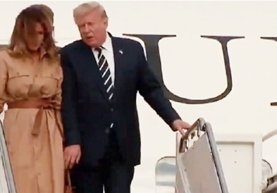Трамп се изнамачи додека ја фати Меланија за рака (ВИДЕО)