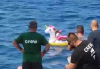 Спасено четиригодишно девојче среде море во близина на Патрас  (ВИДЕО)