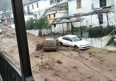 Жители на планинско село во Грција беа отцепени и заглавени без вода и струја
