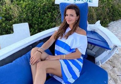 Фото: Натписот над главата на Северина привлече многу внимание