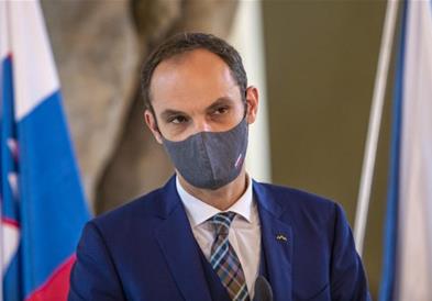 Словенечки министер позитивен на коронавирус