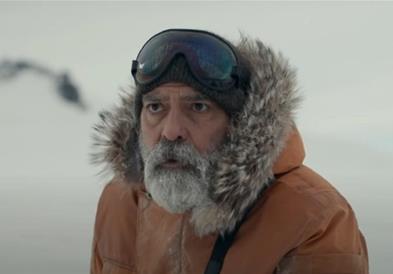 Џорџ Клуни со брада и запуштен изглед во новиот филм(ВИДЕО)