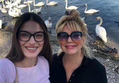 Ќерката на Сузана Манчиќ тајно се омажила, по две години се развела