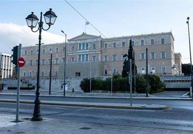 Грција се затвори на три недели, за излгување од домот е потребна дозвола