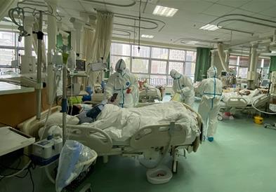 Државата принудно презема две приватни клиники од Солун за пациенти со ковид-19