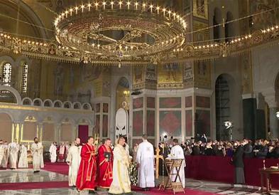 Погребан српскиот патријарх Иринеј 