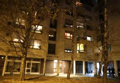Видео: Соседите со отворени прозорци ја пеат „Недеља, а сви смо ту...“