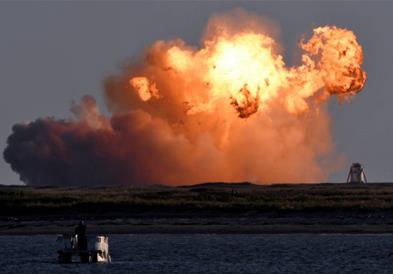 Прототипот на ракетата на „Spacex“ експлодираше при слетување на по пробно лансирање