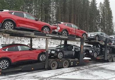 Фото: Електричниот Мустанг пристигна во Европа