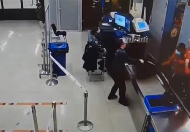 Фудбалер на Црвена Ѕвезда направи инцидент на царина (ВИДЕО)