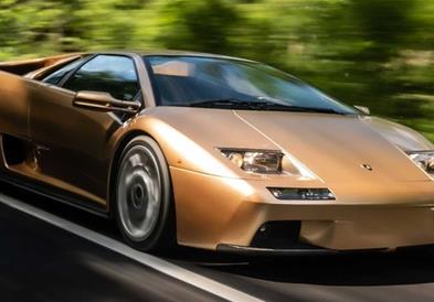 Lamborghini Diablo го слави 30. роденден (ФОТО)