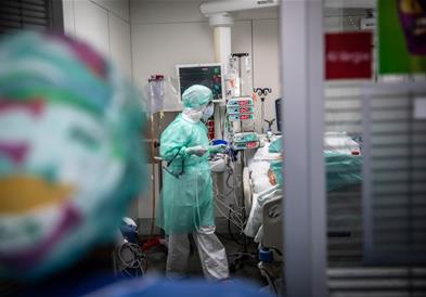 По две недели помалку од 6.000 новозаразени во Србија ,на сила е полициски час до понеделник 