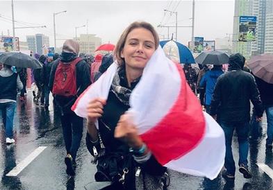 Поранешната Мис на Белорусија е пуштена по 42 дена во затвор (ФОТО)
