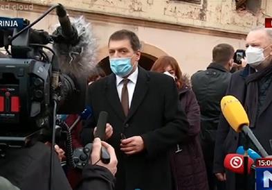 Еврокомесарот Ленарчич во Петриња: Не сте сами 