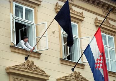 Ден на жалост: Хрватска денеска им оддава почит на жртвите од земјотресот