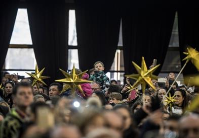 Симболична Бадникова поворка во Скопје