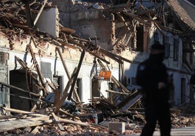 Снимки од воздух ја покажуваат штетата од земјотресот во Петриња, Сисак и Глина