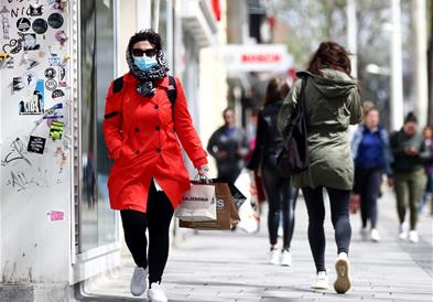 Грција сака туристи, предлага заедничка потврда во ЕУ за вакцинација 