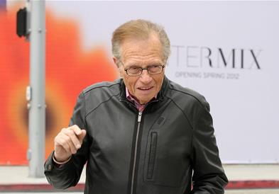 Почина легендарниот американски ТВ водител Лари Кинг