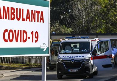 МЗ: Во ковид центрите во Скопје за 24 часа се хоспитализирани 11 пациенти