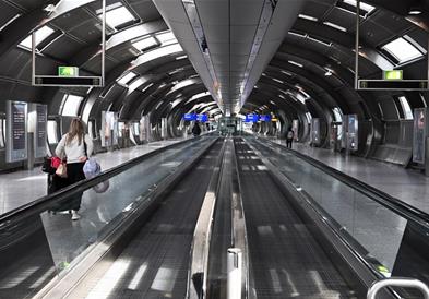 Ја гризнал кондуктерката во метро, но заборавил дека носи маска