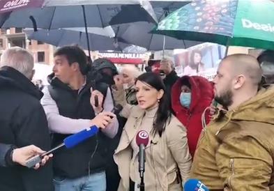 Српска политичарка доби кокошка во глава,кажала дека Вучиќ соработува со криминалци (ВИДЕО)