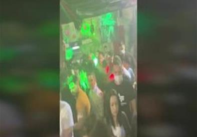 Српската полиција растури забава во Белград, во клубот имало 700 луѓе (ВИДЕО) 