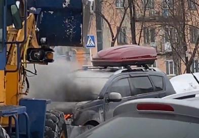 Руски начин за гасење пожар во автомобил (ВИДЕО)
