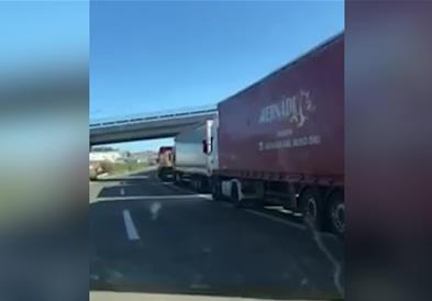 Протест на камионџиите на Евзони поради затворање на границите
