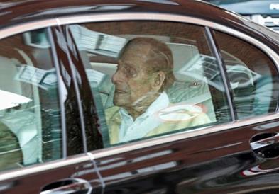 Сопругот на британската кралица е пуштен од болница 