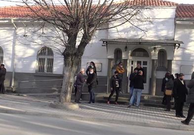 Вработените контра директорот на Прилепскиот завод и музеј