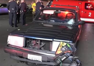 Автомобил покоси луѓе во тунел
