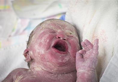 Ужас во Италија: Миеле новороденче со варикина, уапсени се родителите 
