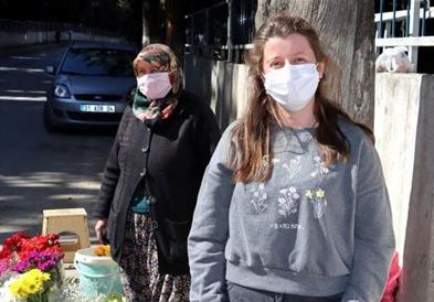 Турчинка си ја лажела сиромашната мајка дека студира на Оксфорд, за да и праќа пари (ВИДЕО)