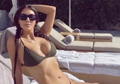 Фото: Ким со ретро фотки во бикини ги воодушеви фановите