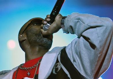 Раперот DMX е симнат од апарати за одржување во живот, и натаму е критично 