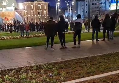 Србија ги олеснува мерките по падот на бројот на новозаразени 