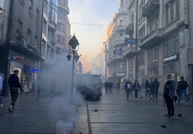 Видео: Кнез Михајлова во дим