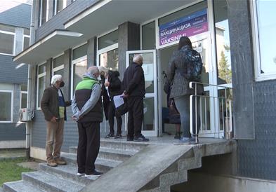 Продолжува имунизацијата на постарите од 77 години со вакцината на „Астра Зенека“