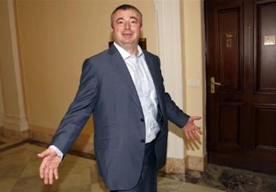 Бајатовиќ обелодени дека заработува повеќе од 30.000 евра месечно