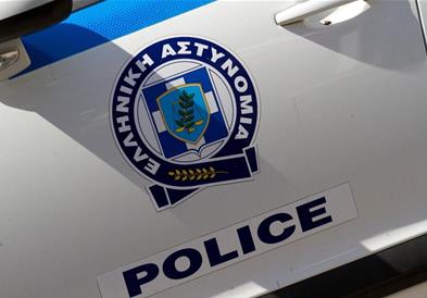 Уапсени грчки државјани за пренесување оружје и дрога од Македонија во Грција