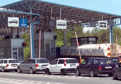 Политика: По тест во  Македонија, па во Грција