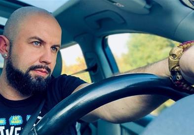 На 31 година почина српски музичар, му откажало срцето во теретана 