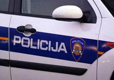 Полицијата во Копривница уапси маж кој злоставувал човек речиси три децении