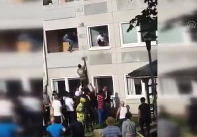 Тинејџер од Босна стана херој во Шведска- Спаси жена од запален стан (ВИДЕО)