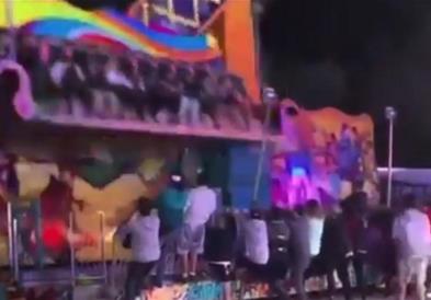 Хорор во лунапарк: Се расипа атракција, додека во неа имало десетици луѓе на 15 метри височина 