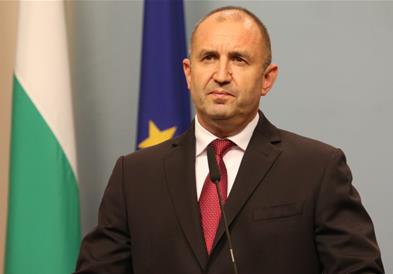 Радев утре ќе одржи консултации за новата влада на Бугарија