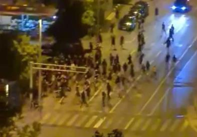 Навивачите на Динамо и Легија се судрија на улиците во Загреб