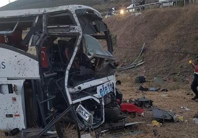 Се преврте автобус во Турција, најмалку 15 загинати 